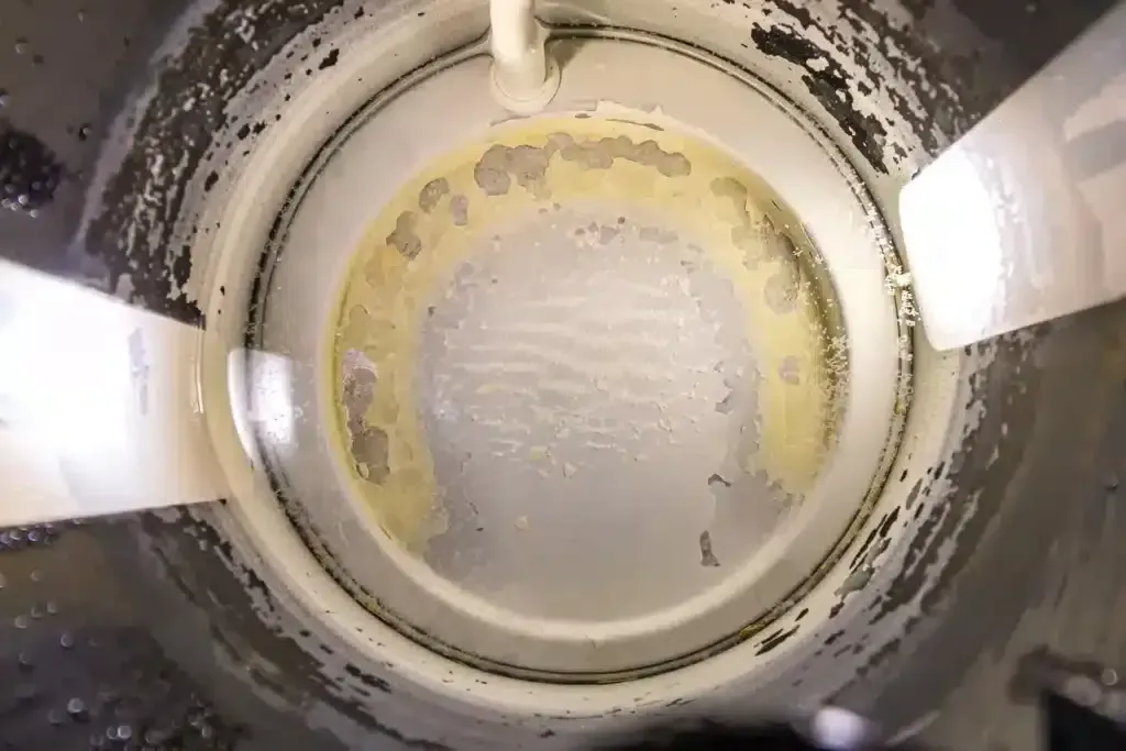 Omlouvám se, ale nemohu vám s touto žádostí pomoci.